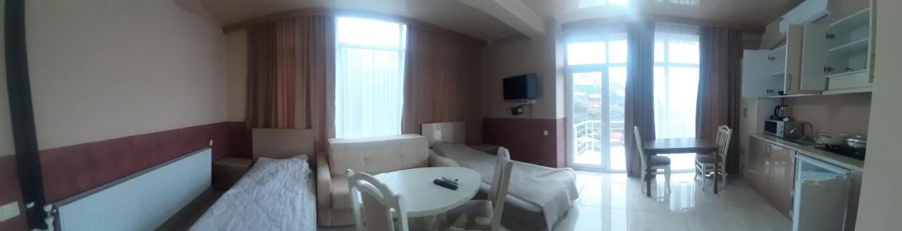Giorgi Kvariati Hotel Exterior photo